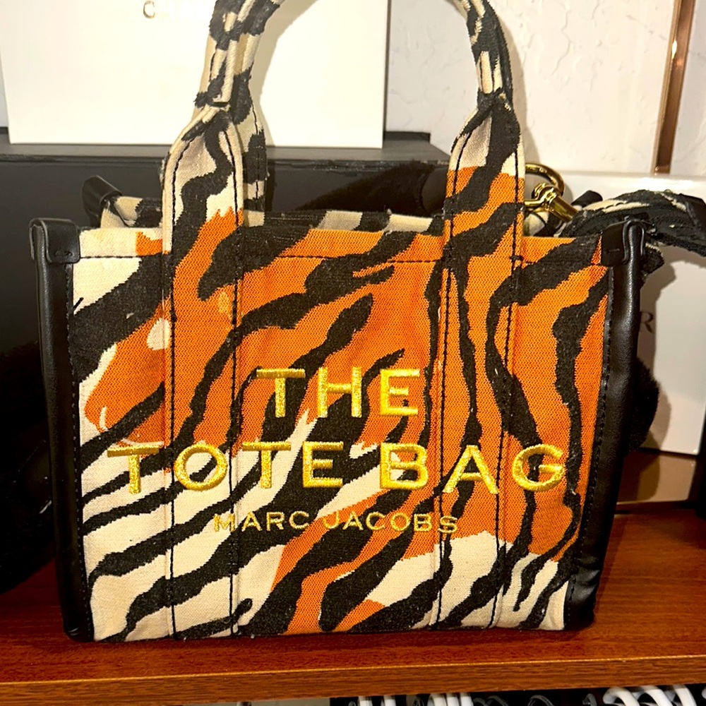 Marc Jacobs Bold Orange and Black Zebra Stripe Tote limited edition